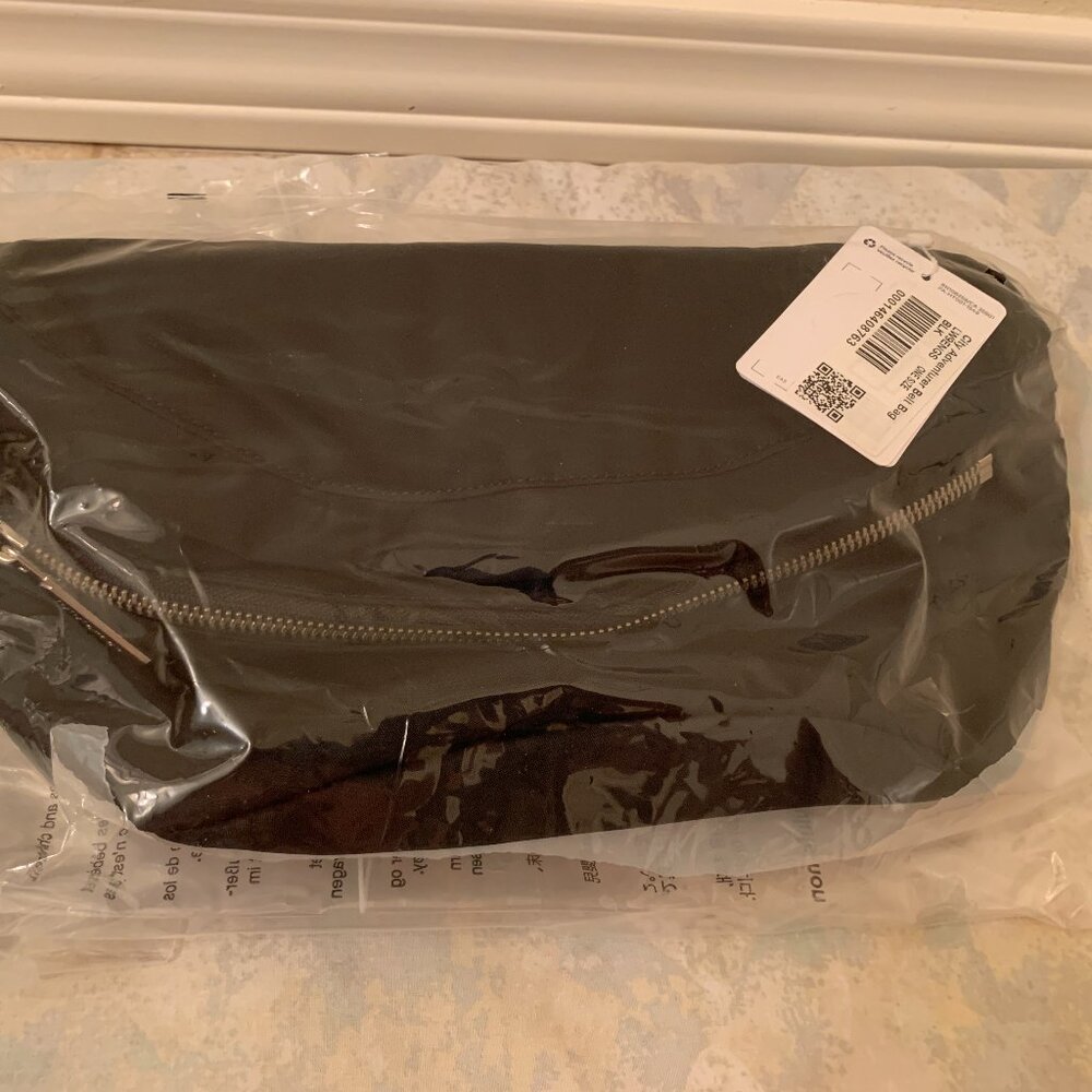 NWT Lululemon City Adventurer Belt Bag 2.5L Black